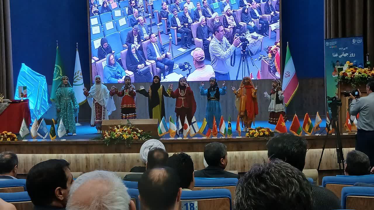 زنان روستایی قهرمانان و سربازان گمنام امنیت غذایی کشورند/تعاونی‌های زنان روستایی و عشایر باید حمایت شوند