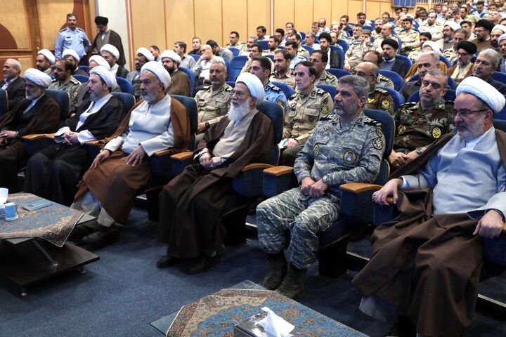 رونمایی از تازه‌های سازمان عقیدتی سیاسی آجا در یادواره شهید آیت‌الله آل هاشم