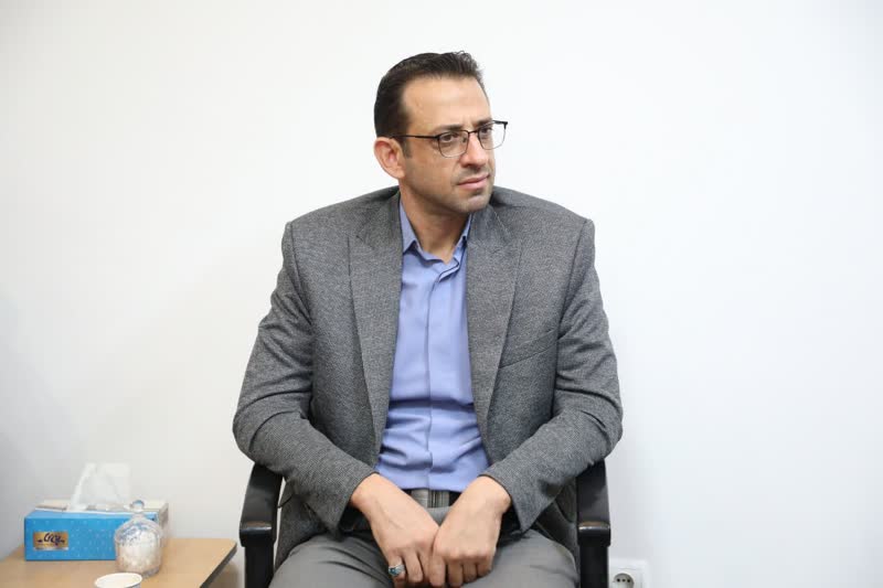 برگزاری جلسات نقد کتاب یا محافل کتابخوانی یکی از راه‌های توسعه فرهنگ کتاب و کتابخوانی است