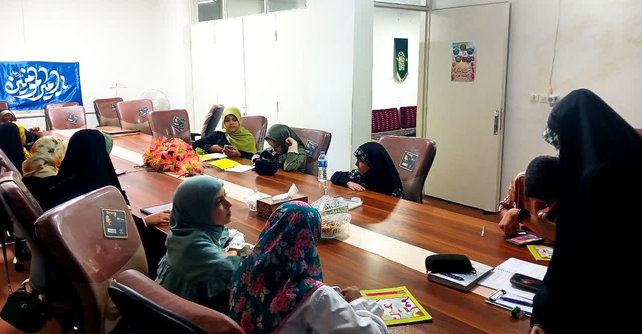 برگزاری کارگاه آموزشی ساخت کلیپ ویژه نوجوانان کانون فرهنگی هنری مصلی سمنان