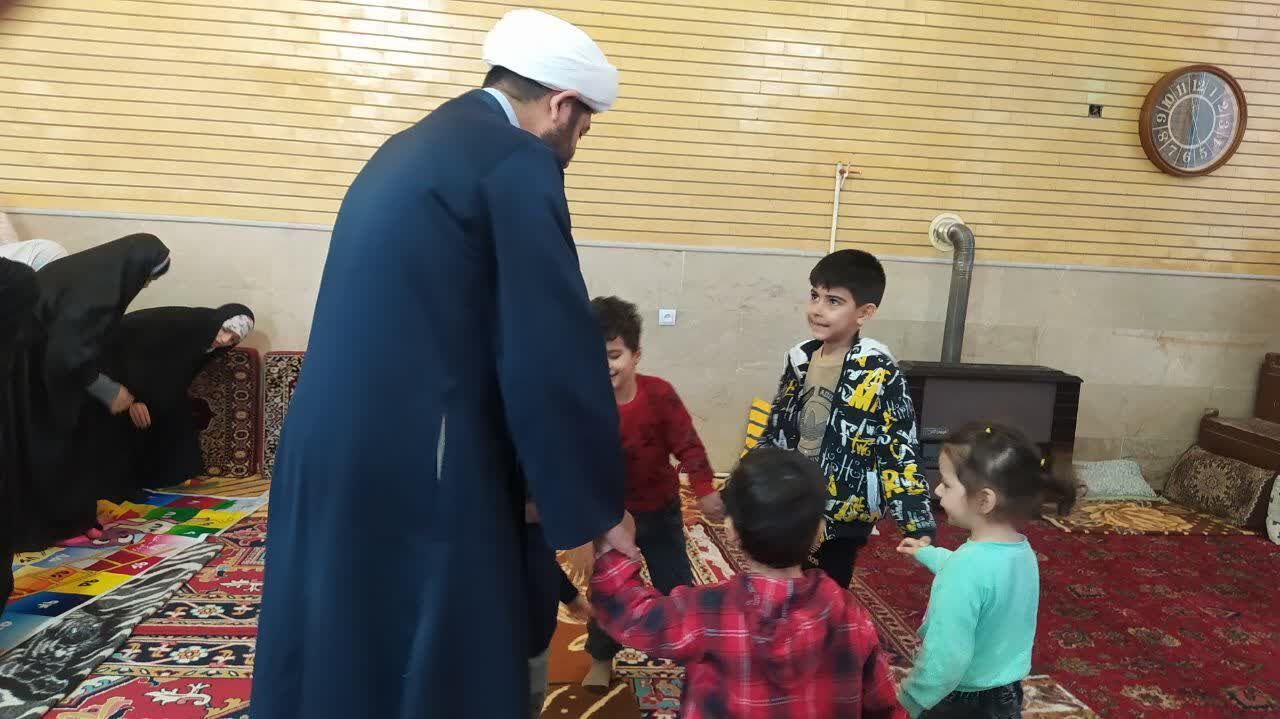 اهالی این مسجد هر سال میهمان ویژه امام رضا(ع) هستند