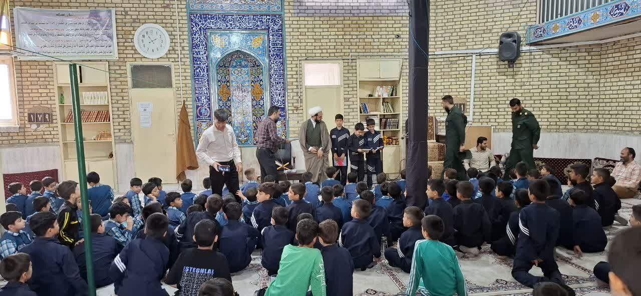 طرح پیوند مسجد و مدرسه؛ امروز نماز جماعت در مسجد، دیروز هیئت در مدرسه