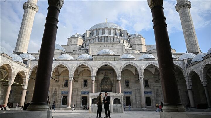 مسجد جامع سلیمانیه استانبول؛ جلوه‌ای از عبادت، دانش و هنر در قلب تاریخ عثمانی