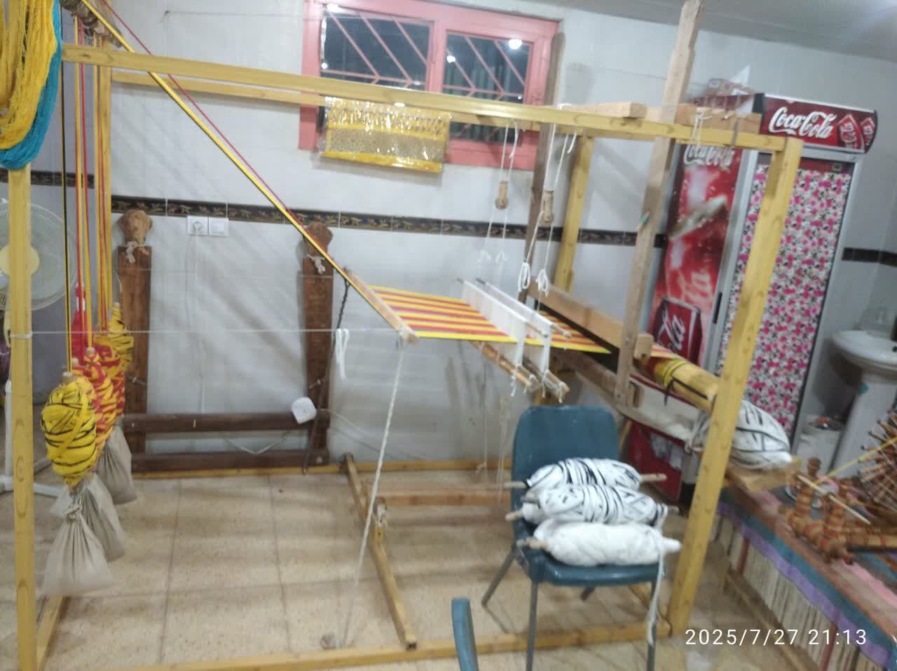 روایت طلایی از تار و پودِ اصالت در غرفه زریبافی استاد منصور متشکر آرانی