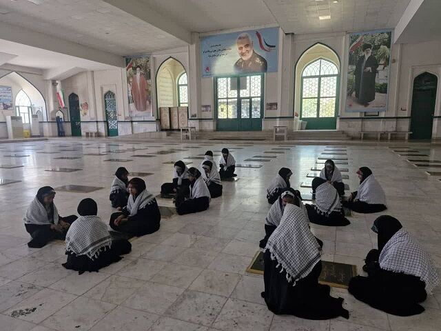 اردوی درون‌شهری دختران نوجوان مسجدی/ سفری از شادی به زیارت و ایثار