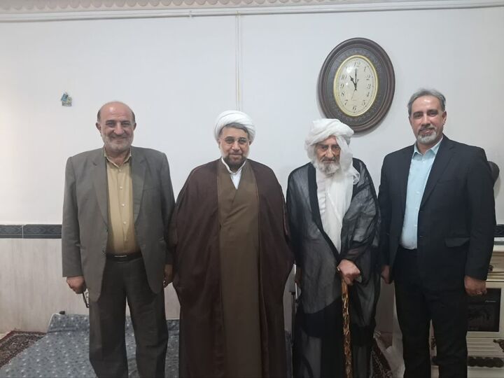 روحانیون اهل سنت در خط مقدم وحدت اسلامی قرار دارند