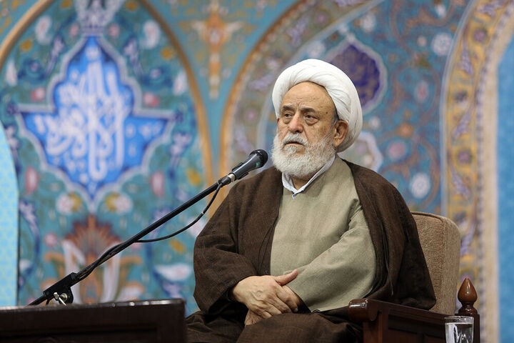 بازگرداندن مال مردم، تنها راه توبه از حرام‌خواری است