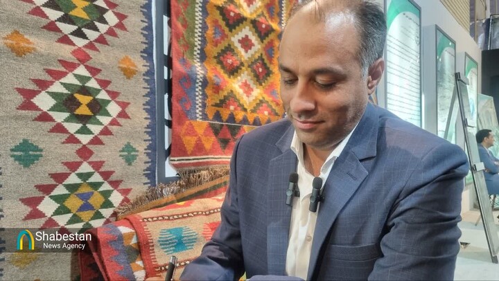 استقبال گسترده مردم از صنایع دستی سربیشه در نمایشگاه ایران افغانستان