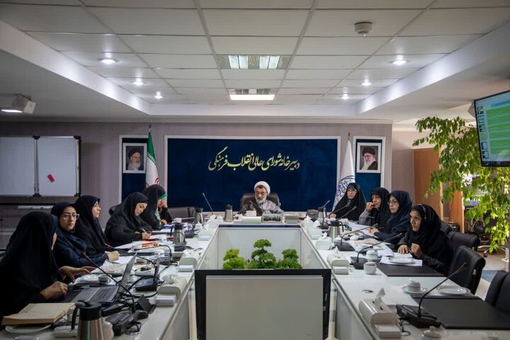 پشتیبانی از زنان روستایی و عشایری باید در صدر اولویت‌های وزارت جهادکشاورزی باشد