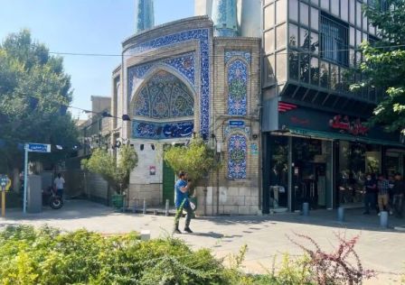 مسجد توحید؛ بنایی که از عهد قاجار در بازار جا مانده است