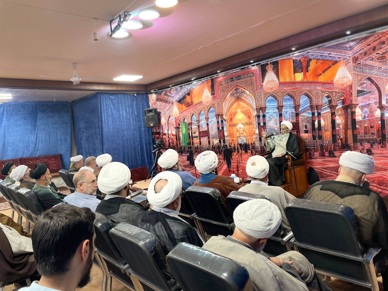 محبت و اخلاق پیامبر، فتح کننده قلوب بشر است. /عبادت بدون اخلاق، انسان را نجات نمی‌دهد.