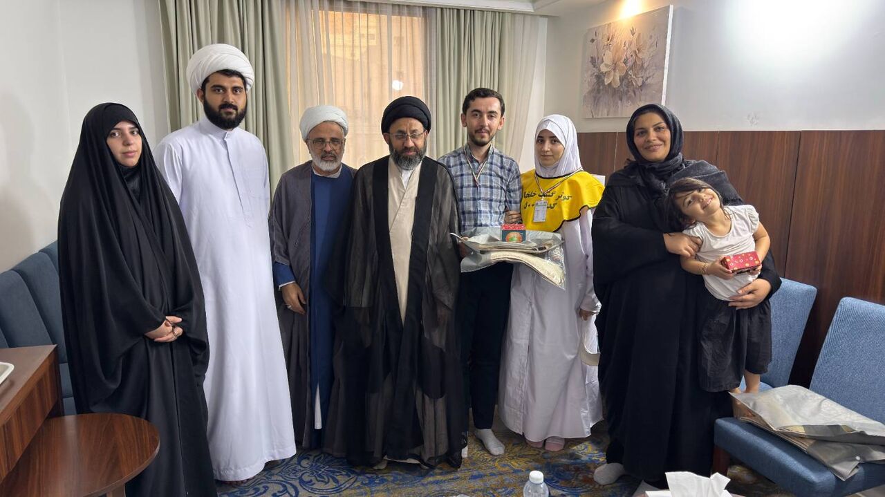 پیوند آسمانی زوج‌های جوان عمره‌گزار در جوار بیت‌الله الحرام