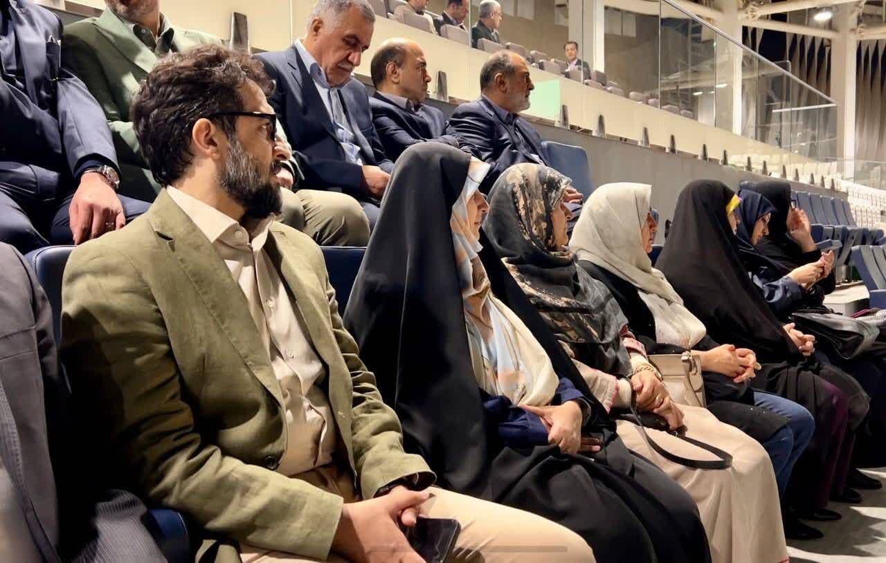 از هنرمندان برگزیده جشنواره ملی عکس «خانواده ایرانی» تجلیل شد