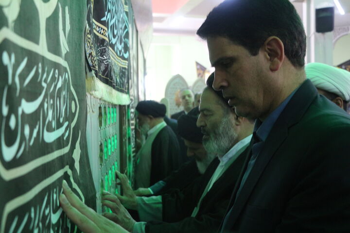 ادای احترام نماینده ولی فقیه در امور حج و زیارت به شهدای یادمان شلمچه