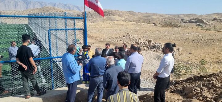 افتتاح زمین چمن مصنوعی روستای مهتابی دره‌شهر