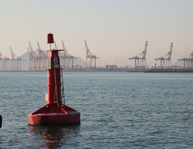 پیشرفت ۵۰ درصدی طرح تعمیرات اساسی علائم کمک ناوبری جزایر