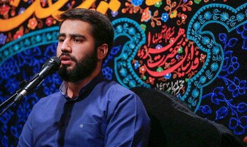 حسین طاهری در حسینیه سیدالشهدا (ع) مداحی می کند