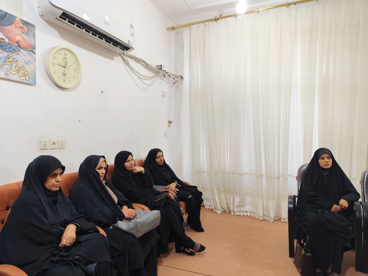 تیم منتخب مساجد جنوب کرمان در مرحله کشوری مسابقات قرآنی مهمانی آیهها قوی ظاهر شود