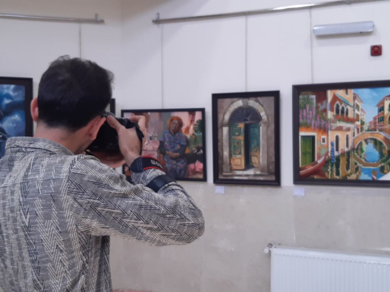 نمایشگاه نقاشی «آغاز یک سفر»؛ تجلی رؤیا و رنگ در آران و بیدگل