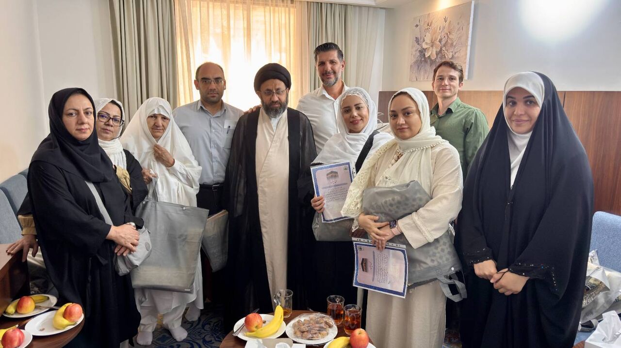 تکریم یاد شهدا و گفت‌وگوی نخبگان در سرزمین وحی