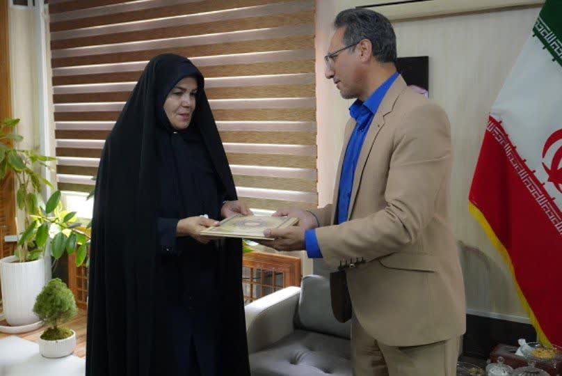 معلم، رکن استوار جامعه و سرمایهای برای آینده کشور است