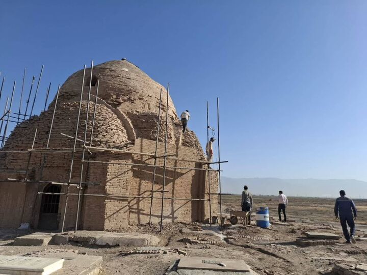 آغاز مرمت گنبدهای تاریخی شادمهر