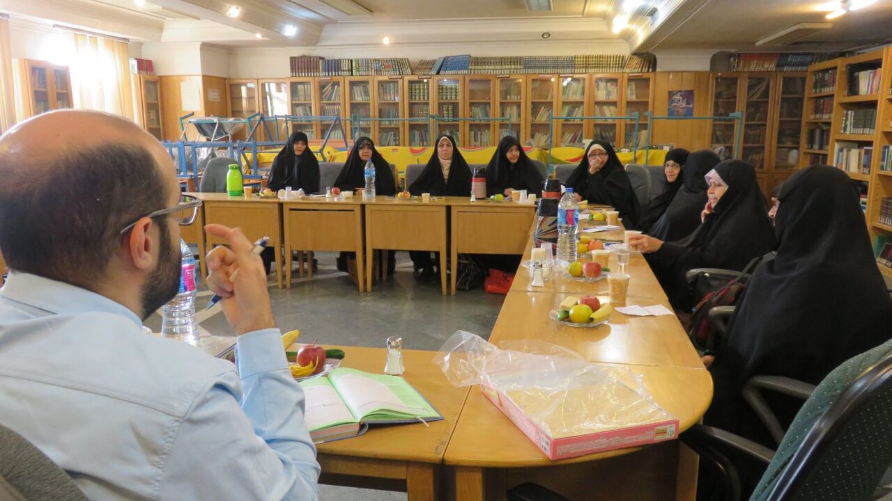 تأکید مدیران کانونهای مهد قرآن تهران بر تشویق برای ارتقای کمّی حفاظ