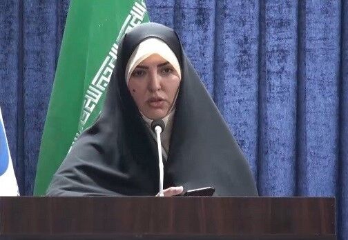 عاطفه جوشقانیان: رویدادها بی‌حضور شعر، بی‌صدا می‌گذرند