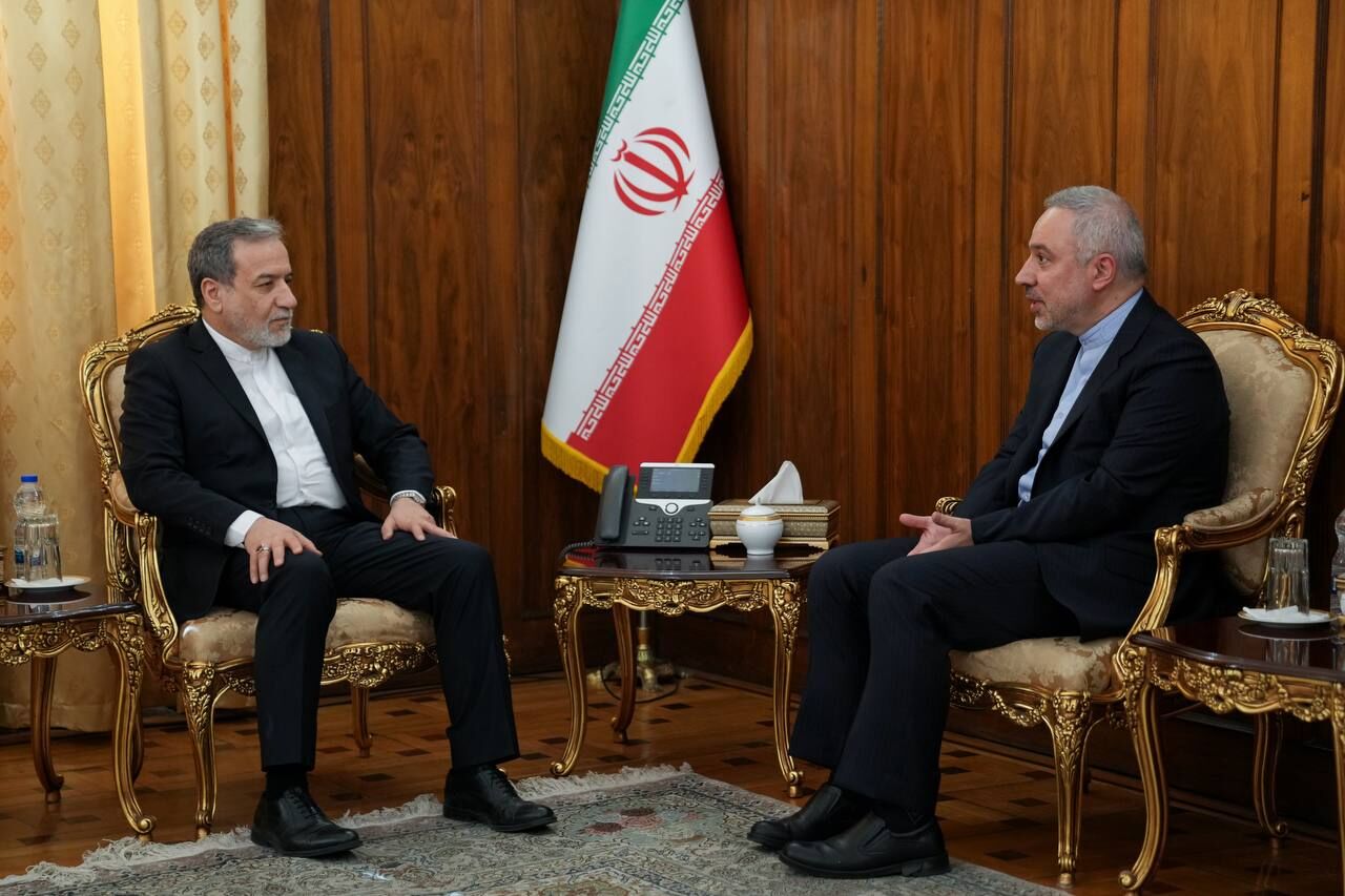 دیدار سرکنسول جدید ایران در هنگکنگ با عراقچی