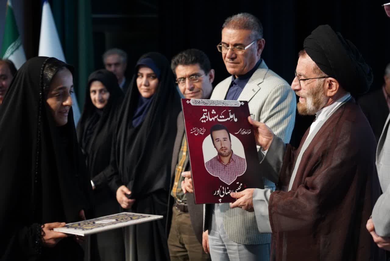 عدالت در پرداختها و قاطعیت مدیریتی، لازمه ارتقای نظام سلامت است