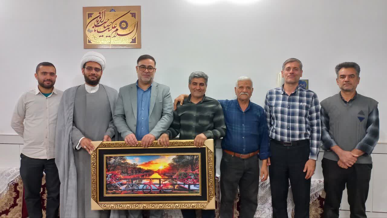 روایت حافظی که «زمان» حریفش نشد/ اینجا اهالی خانه؛ همه با «قرآن» زندگی می کنند