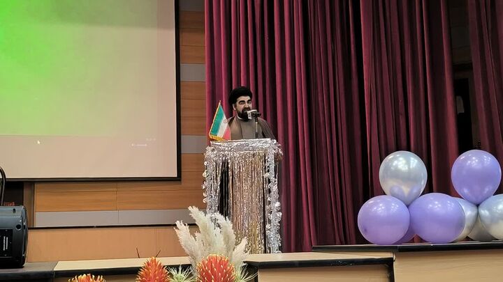 زینبی بودن باید در رفتار و گفتار ما نمایان باشد