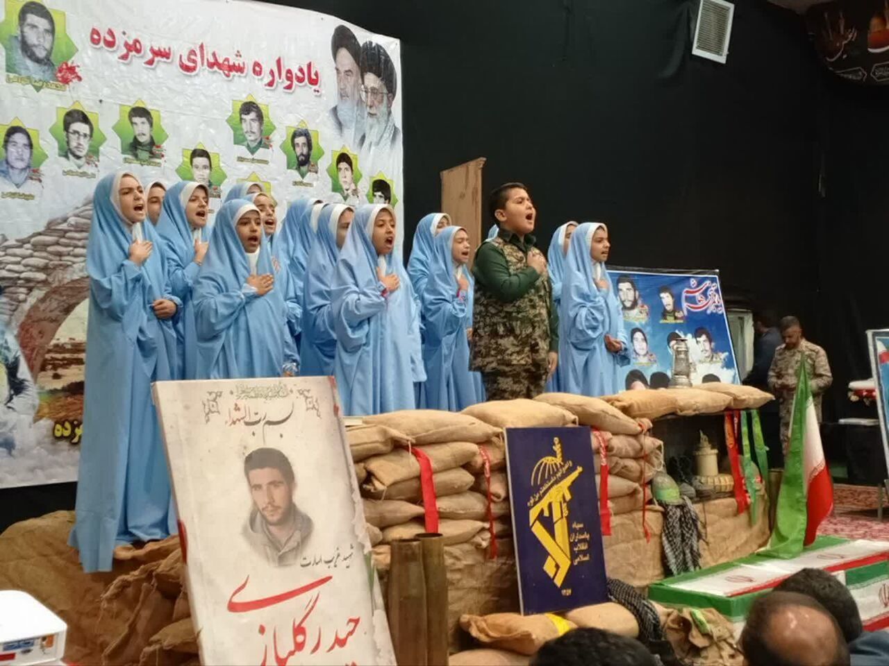 یک کانون فرهنگی روستایی با ۵ گروه سرود