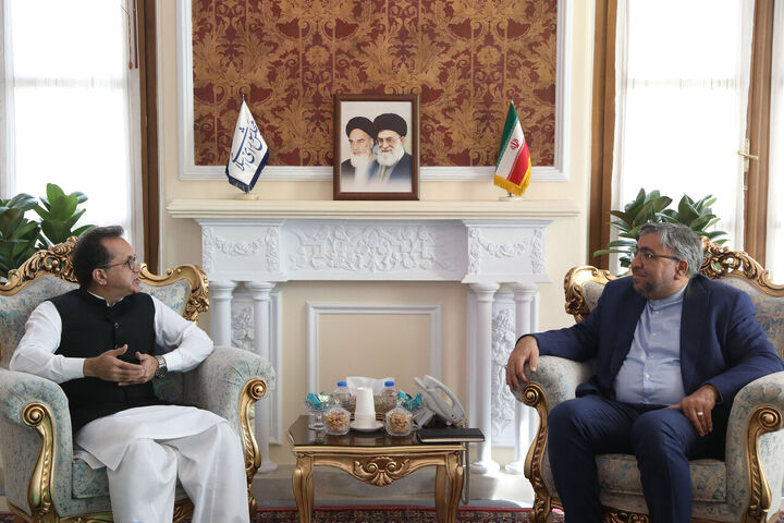 تقویت همکاری‌های تهران و اسلام‌آباد در حمایت از ملت‌های مسلمان موثر است