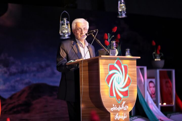 باید در مسیر شهدا ثابت‌قدم بمانیم