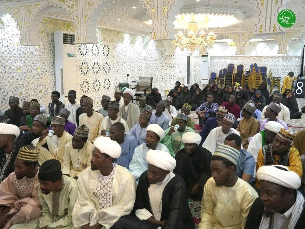 دیدار جمعی از طلاب آفریقایی با شیخ ابراهیم زکزاکی