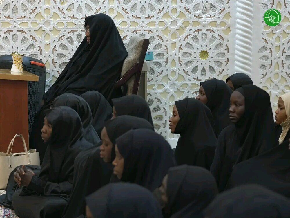 دیدار جمعی از طلاب آفریقایی با شیخ ابراهیم زکزاکی