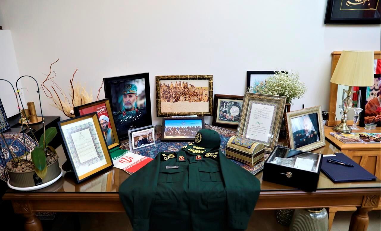 درجه سپهبدی شهید غلامعلی رشید به خانواده ایشان اعطا شد