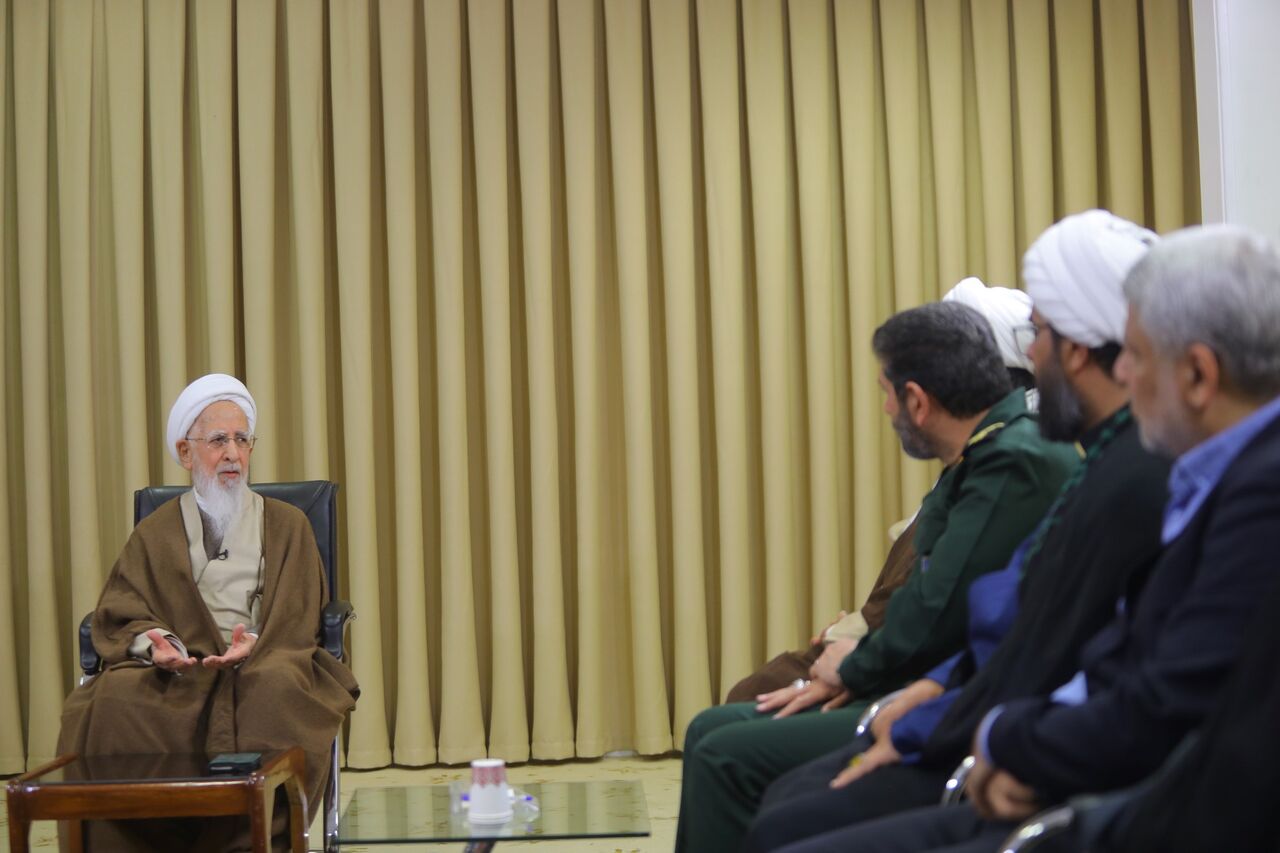 باید مساجد را دریابیم/ مسجد محور طهارت جامعه است