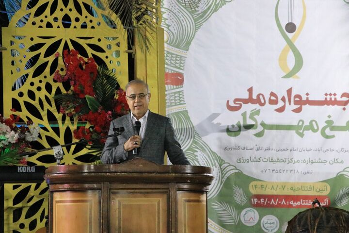 حاجی آباد باید محور سرمایه‌گذاری‌های جدید در بخش کشاورزی، باغبانی و فرآوری محصولات باشد