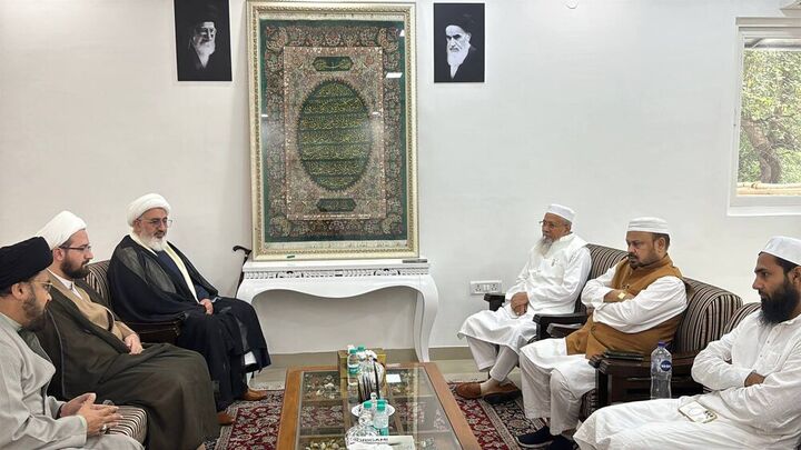 روحانی اهل سنت هند: همواره در کنار رهبر معظم انقلاب اسلامی خواهیم بود