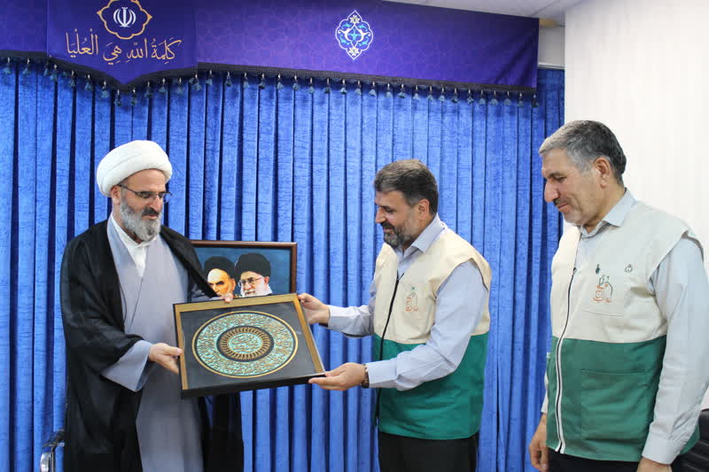 خدمت به نام امام رضا(ع) عبادت است