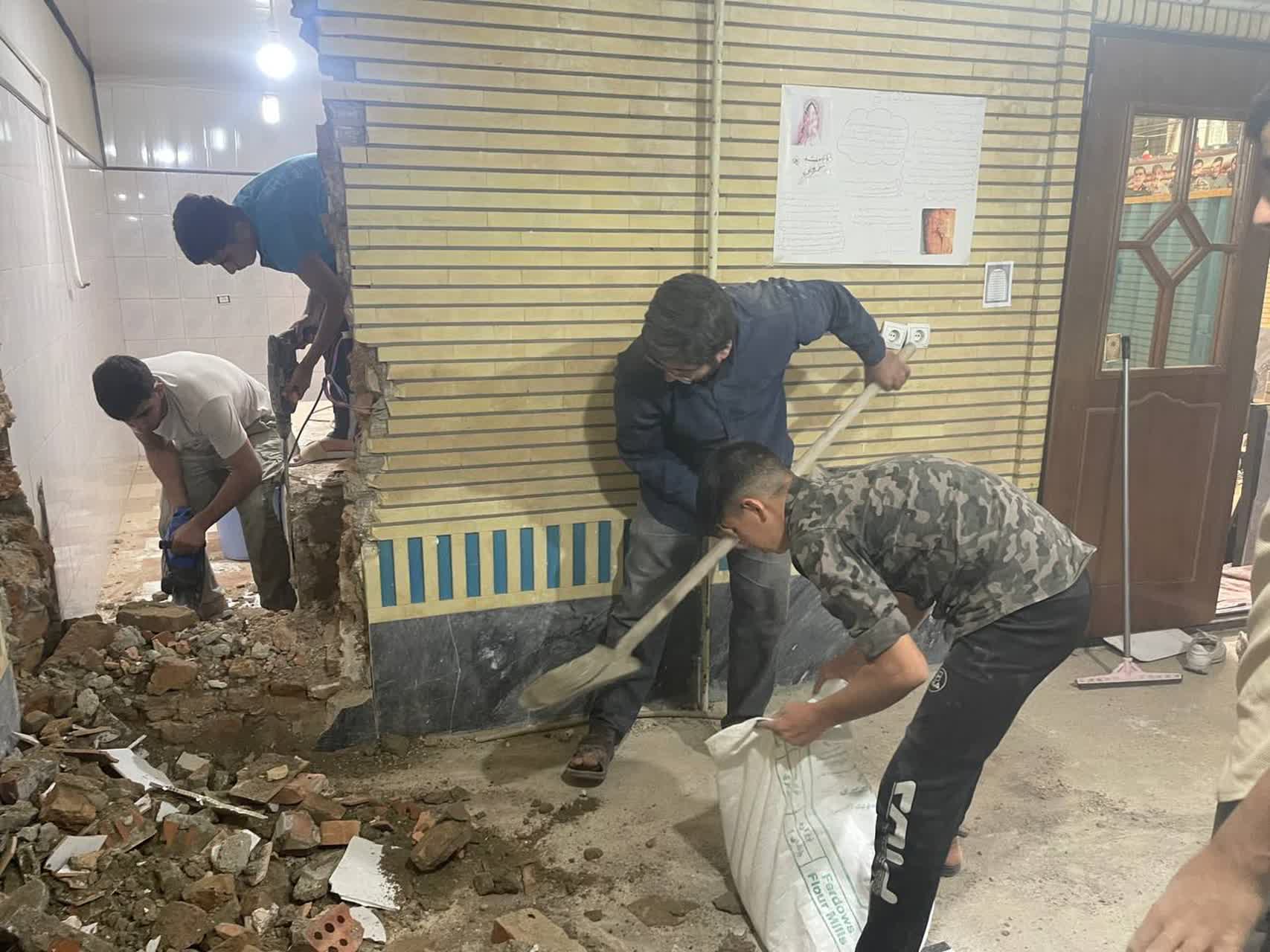 مسجدی که نبض تپنده آن در دستان نوجوانان است