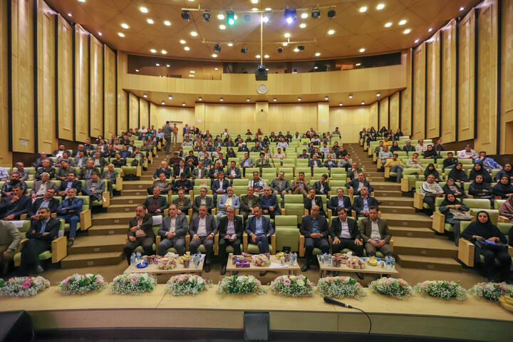 زادگاه امام خمینی(ره) میزبان نخستین همایش وفاق ملی و سرمایه‌گذاری برای تولید شد