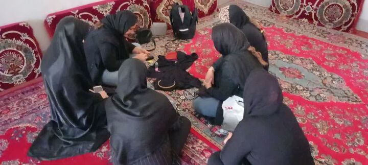 بانوان مسجدی با هنر منجوق‌دوزی، خلاقیت و درآمدزایی را تجربه کردند