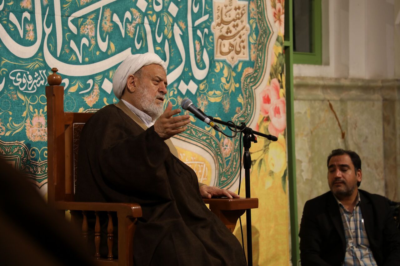 علم صدیقه طاهره(س)، لدنی و متصل به منبع بیپایان وحی بود