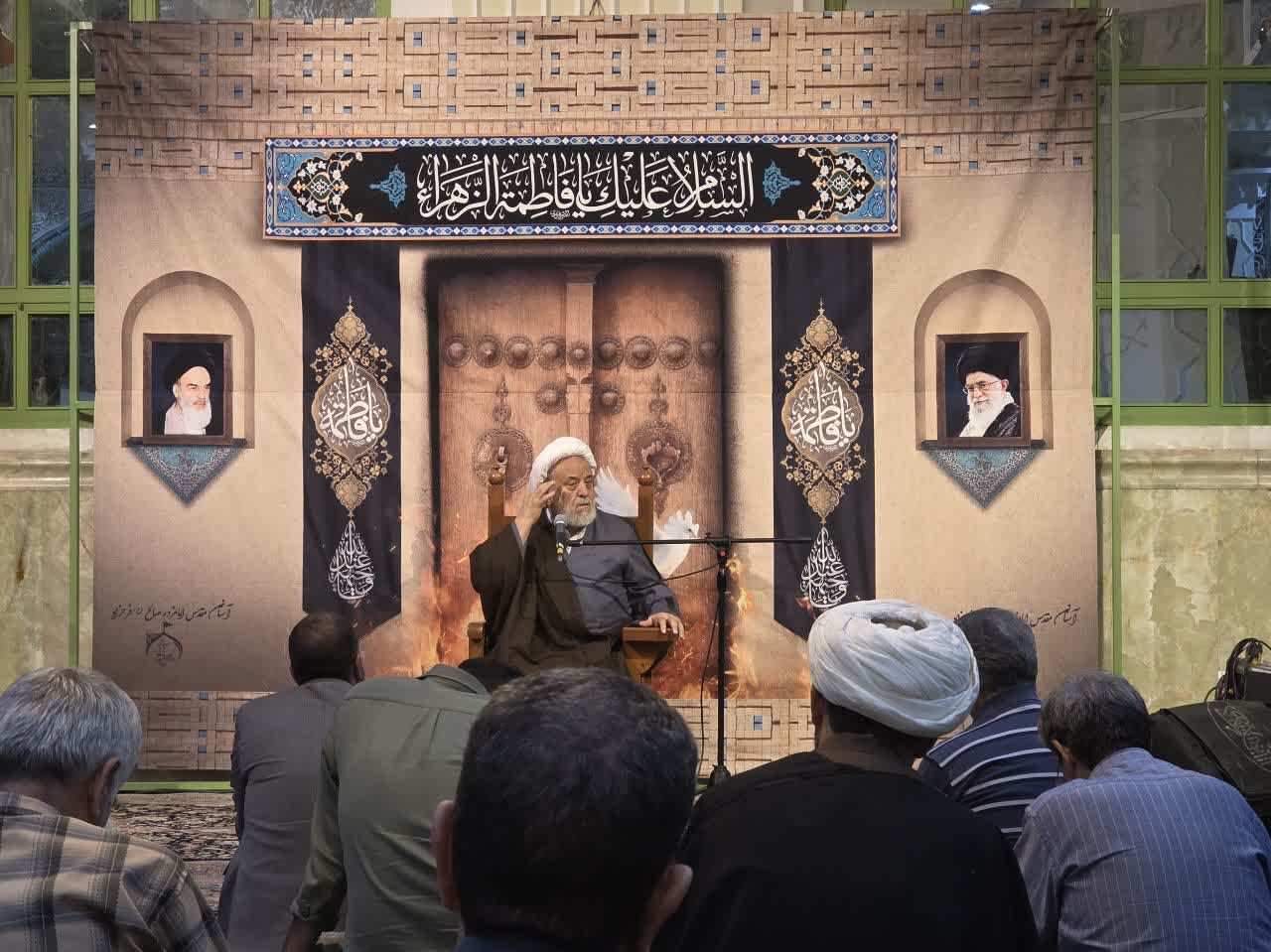 علم صدیقه طاهره(س)، لدنی و متصل به منبع بیپایان وحی بود