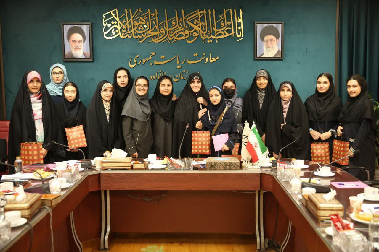 برگزاری نشست کارگروه‌ دختران نوجوان و جوان؛ از گفت‌وگو تا سیاست‌گذاری