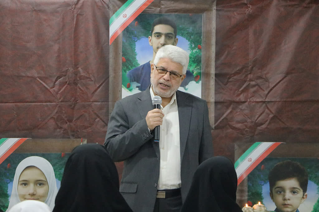 ویژه‌برنامه «به رنگ مدرسه، به عطر دانایی» در رشت برگزار شد