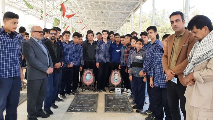 رفاقت با شهدا، میثاق با خوشبختی؛ جلوه‌ای متفاوت از هفته بسیج دانش‌آموزی در نوش‌آباد